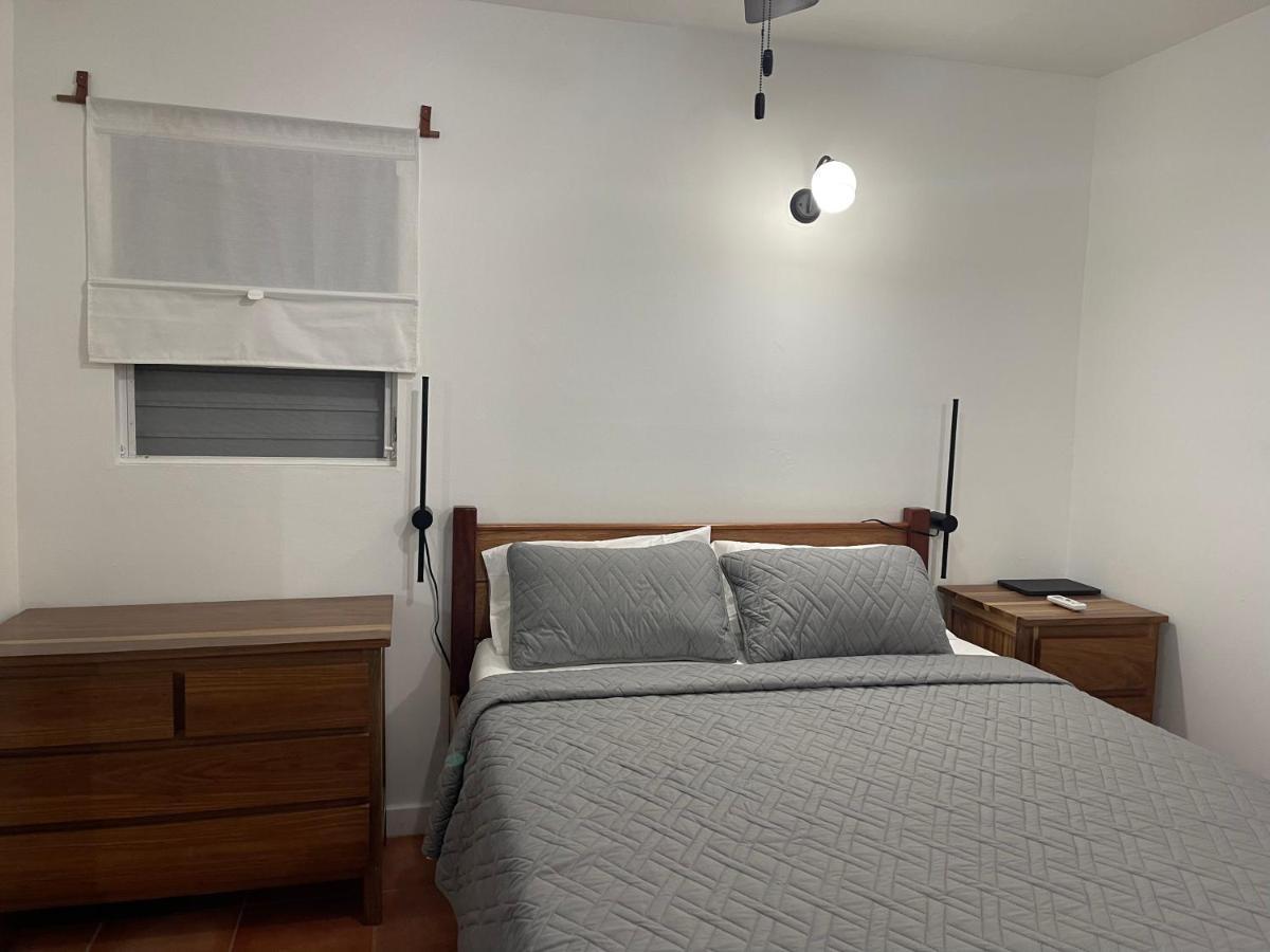 Alux House Hotel Placencia ภายนอก รูปภาพ