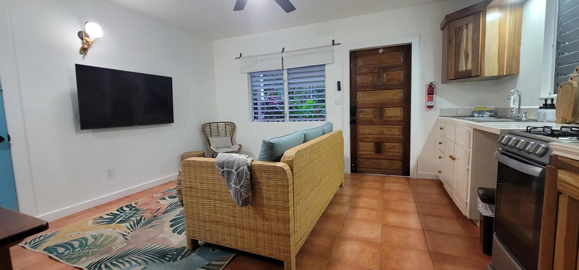Alux House Hotel Placencia ภายนอก รูปภาพ